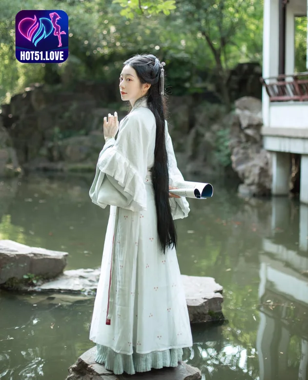 Mengungkap Pesona Feng Yi (逢一) Star: Fenomena Hot51 dan Aplikasi Live Streaming Terkini di China Beautiful girl 7 - Hot51 Feng Yi-Hot51