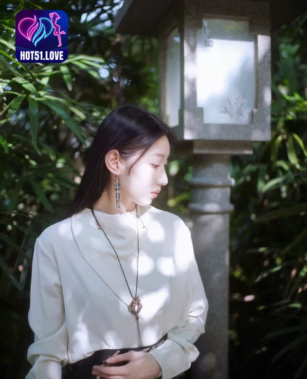 Mengulas Kehebohan Zhi Zhi (栀栀) Star China Livestream Hot51: Download Aplikasi, APK Mod Hot51, dan Pengalaman Unik Beautiful girl 7 - Hot51 Zhi Zhi-Hot51