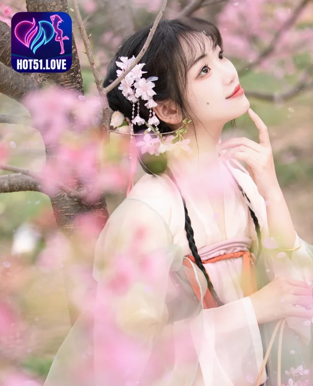 Wan Jiang Ting (晚江亭): Pesona Bintang China di Hot51live yang Memukau - Aplikasi Hotlive dan APK Live Terkini. Beautiful Chinese Stars 3 - Hot51 Wan Jiang Ting-Hot51