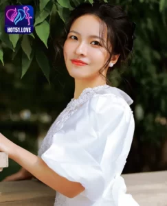 Read more about the article Mengungkap Pesona Xiao Xiao Chong Laura (小小虫Laura) Star China Livestream Hot51: Petualangan Baru dengan Hot51 Mod APK Terbaru Beautiful girl