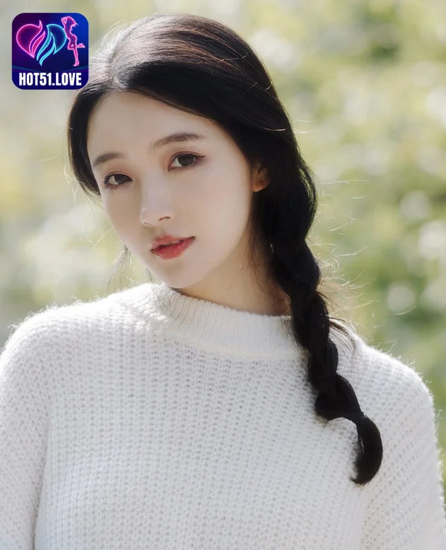 You are currently viewing Misteri dan Kehebohan You Ling Hu Zi (幽灵胡子) di Puncak Kesuksesan Hotlive 51: Apa yang Perlu Anda Ketahui Beautiful girl