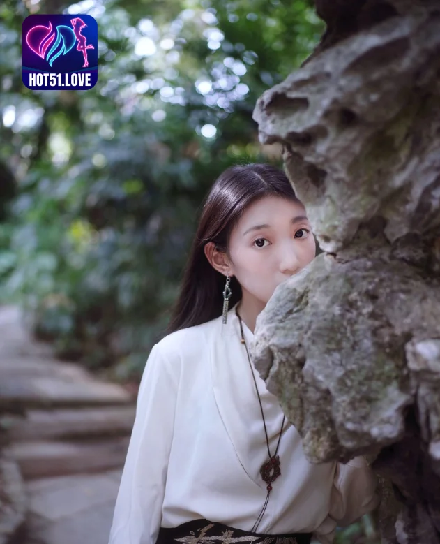 Mengulas Kehebohan Zhi Zhi (栀栀) Star China Livestream Hot51: Download Aplikasi, APK Mod Hot51, dan Pengalaman Unik Beautiful girl 4 - Hot51 Zhi Zhi-Hot51