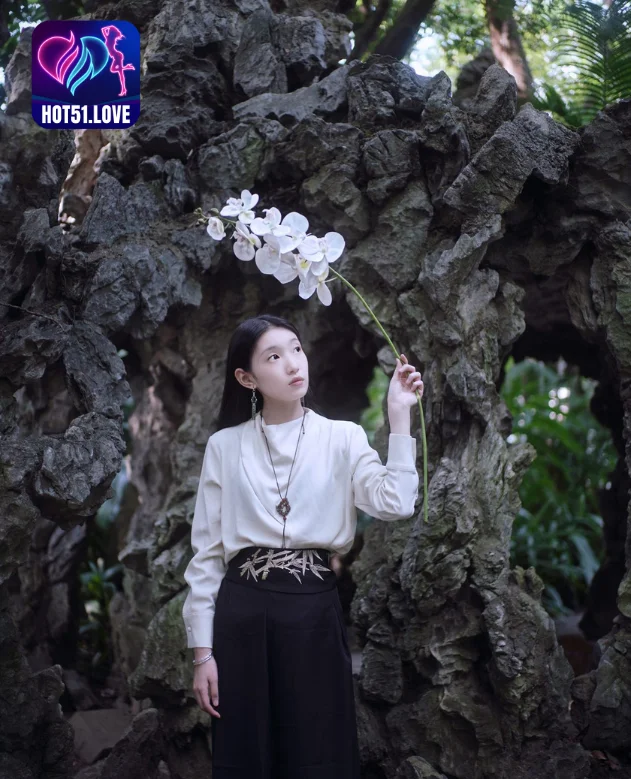 Mengulas Kehebohan Zhi Zhi (栀栀) Star China Livestream Hot51: Download Aplikasi, APK Mod Hot51, dan Pengalaman Unik Beautiful girl 5 - Hot51 Zhi Zhi-Hot51