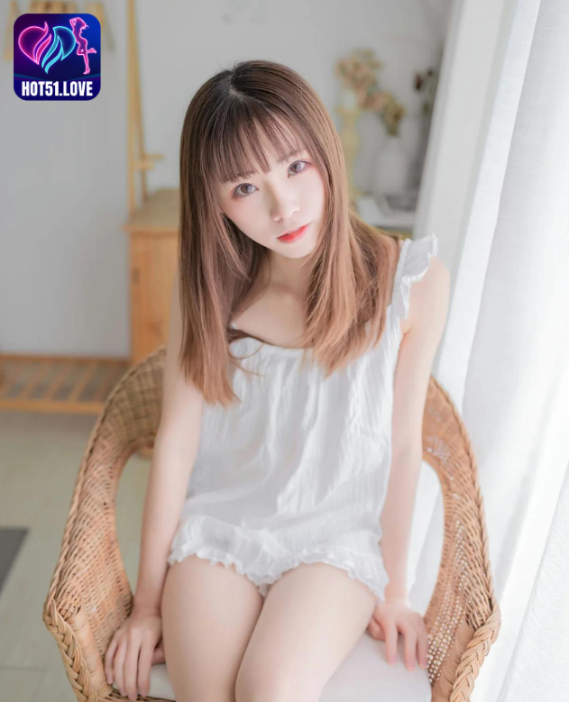 You are currently viewing Mengulas Fenomena Jing Zinya Star Indonesia Livestream Hot51: Apakah Aman Menggunakan Mod APK? The Beautiful Girl