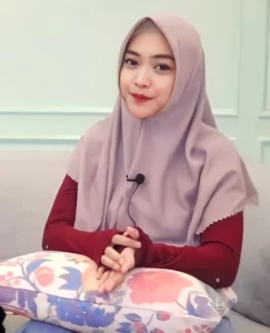 Read more about the article Mengulas Keberhasilan Ria Ricis sebagai TikToker Cantik dan Populer: Kisah Sukses di Balik Layar Beautiful Girl