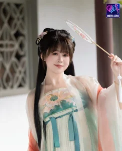 Read more about the article Beautiful Girl Sui Sui Influencer Indonesia Hot51: Menjadi Bintang Live Streaming