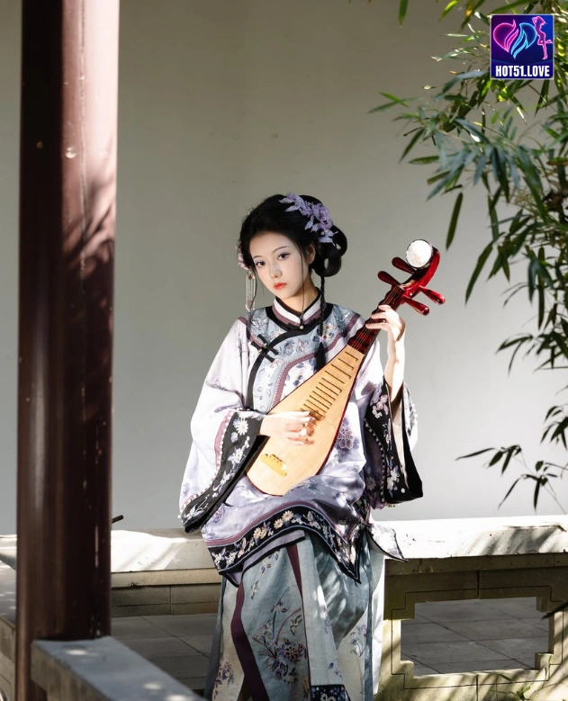 Beautiful Fang Ci Female Influencer di Indonesia Hot51: Profil, Karir, dan Pengaruhnya 2 - Hot51 Fang Ci-Hot51