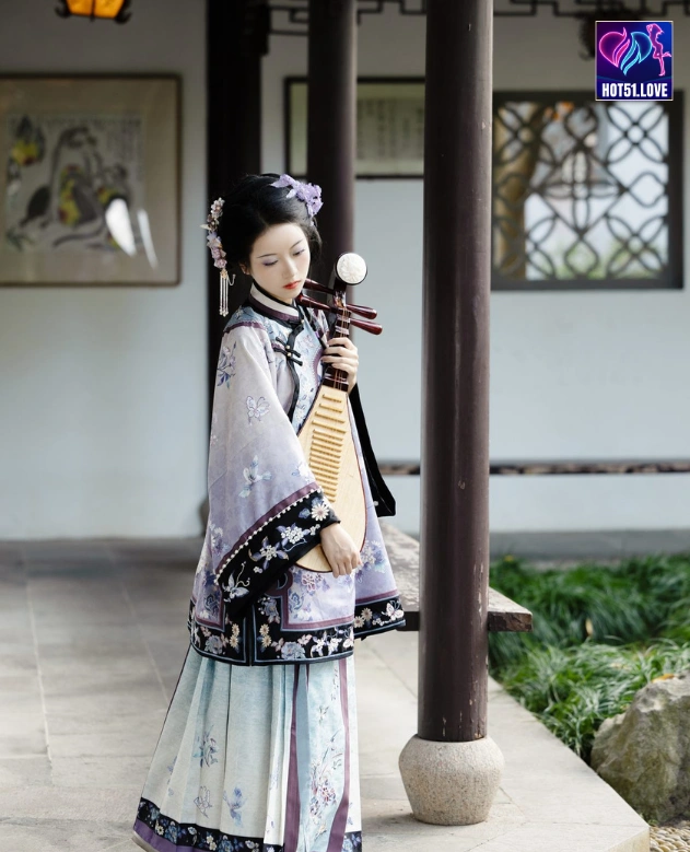 Beautiful Fang Ci Female Influencer di Indonesia Hot51: Profil, Karir, dan Pengaruhnya 7 - Hot51 Fang Ci-Hot51